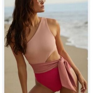 NWOT Beach Riot Pink Ombré One Piece Swimsuit